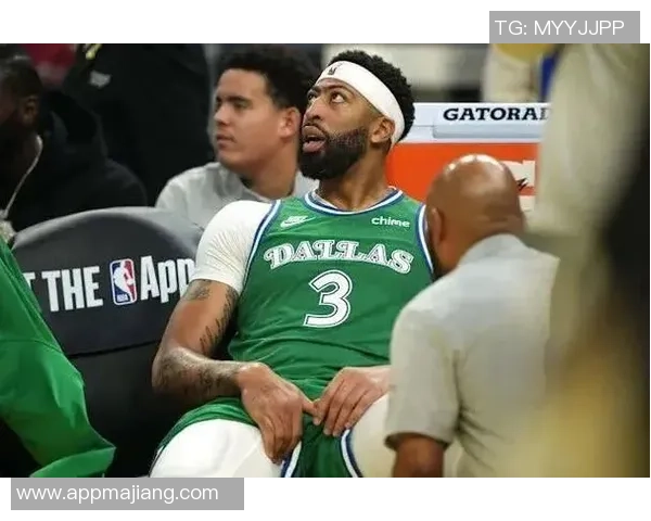 浓眉背靠背砍下30创独行侠生涯新高表现引发热议